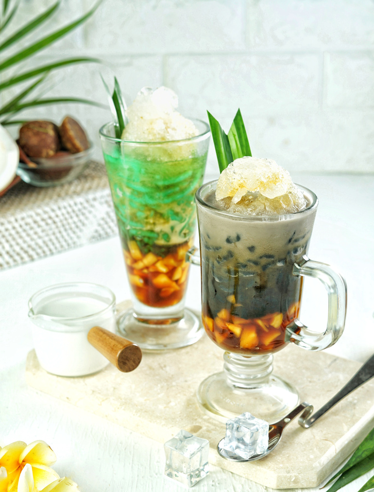 Indonesian drinks/ desserts.